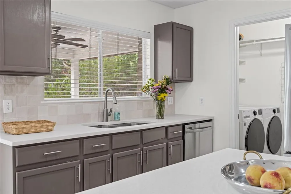 7451 Pusch Ridge Loop Austin, TX 78749