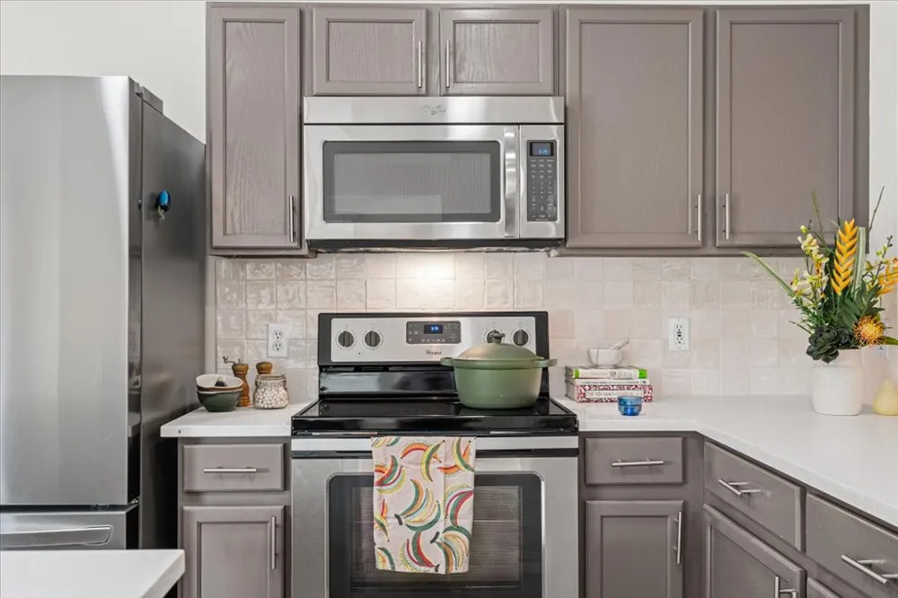7451 Pusch Ridge Loop Austin, TX 78749