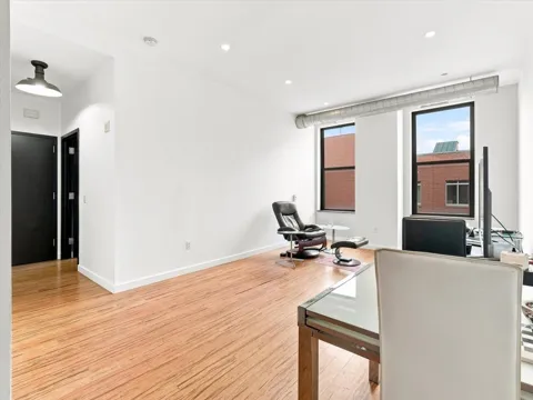 232 PAVONIA AVE