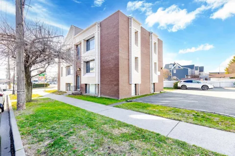 100 LAKEVIEW AVE