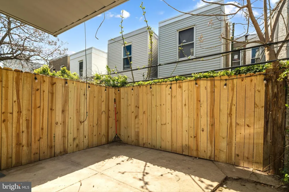 2040 FERNON STREET Philadelphia, PA 19145