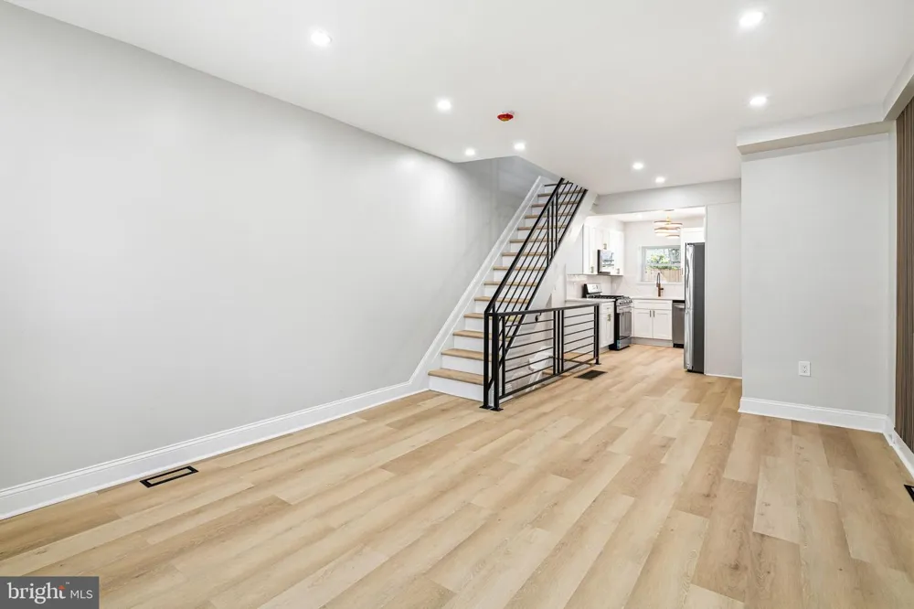 2040 FERNON STREET Philadelphia, PA 19145