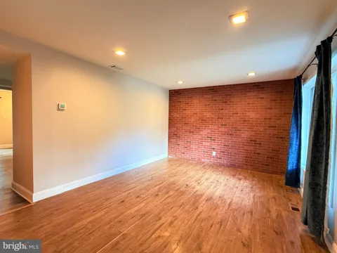 3 MADELEY COURT
