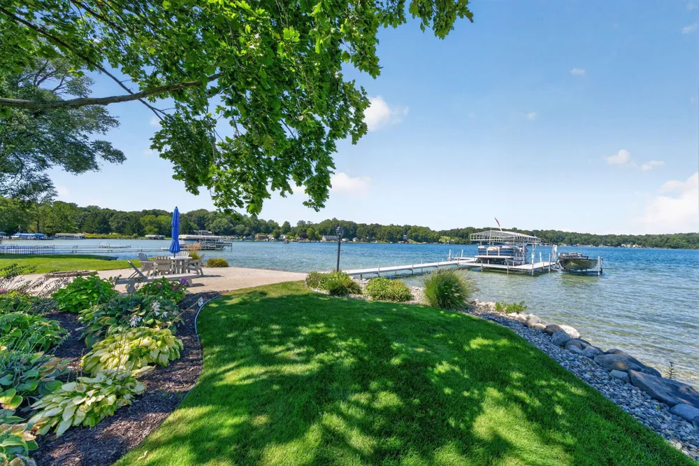 15172 Birch Lake Shore Drive Vandalia, MI 49095