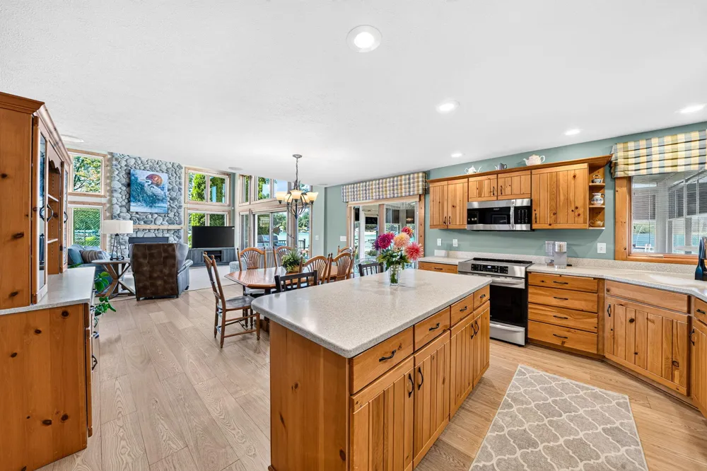 15172 Birch Lake Shore Drive Vandalia, MI 49095