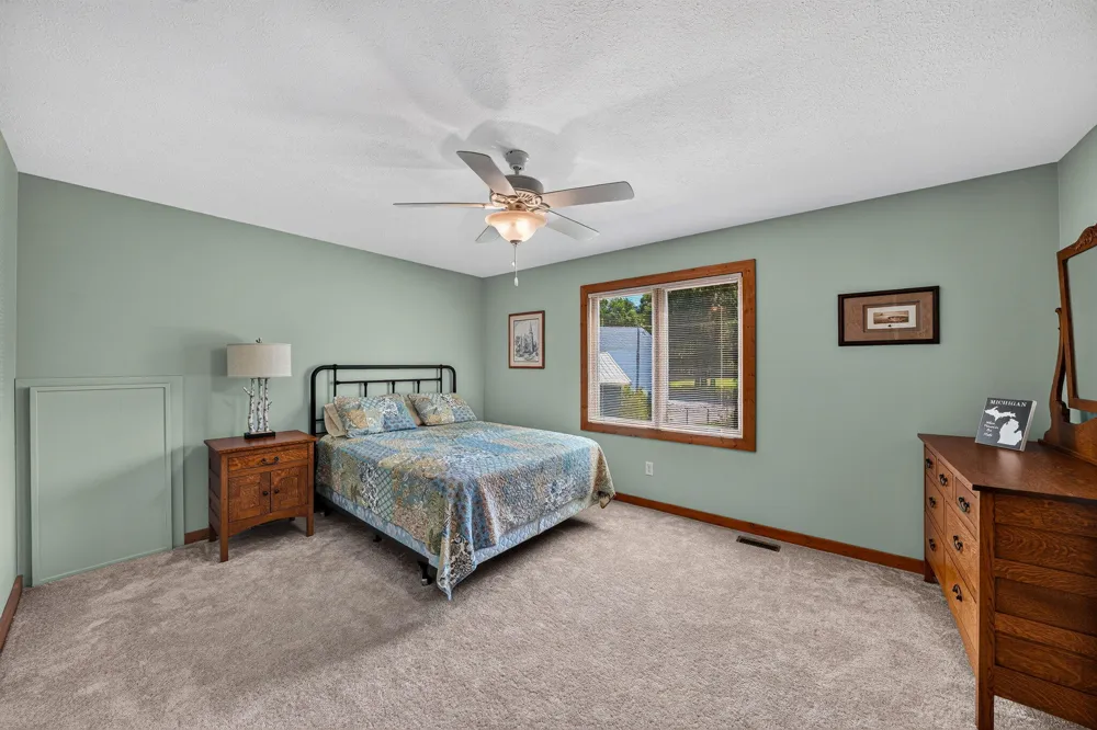 15172 Birch Lake Shore Drive Vandalia, MI 49095