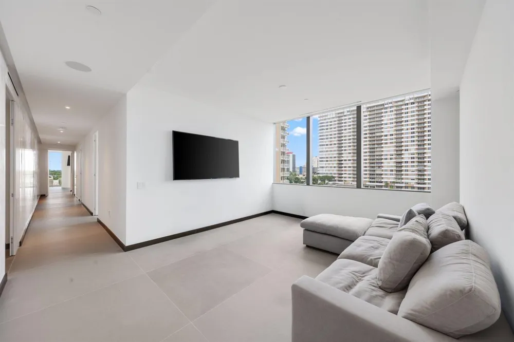 2000 S OCEAN DRIVE #5A Hallandale Beach, FL 33009
