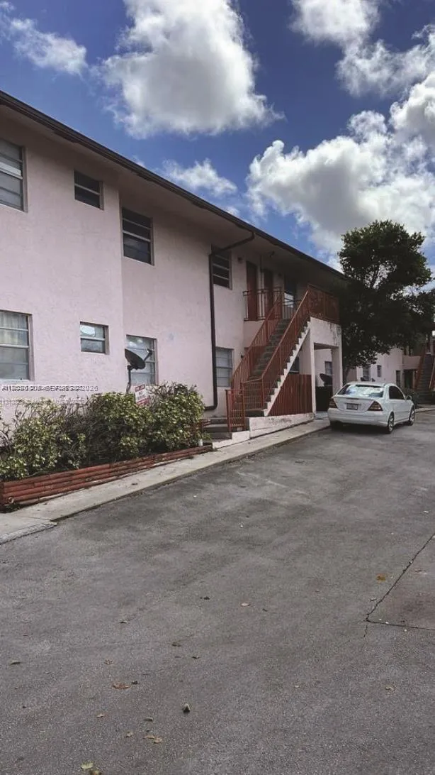 2920 Pierce St #2 Hollywood, FL 33020