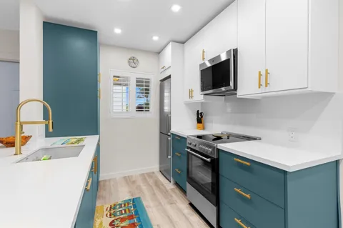 1907 NE 4TH STREET #6