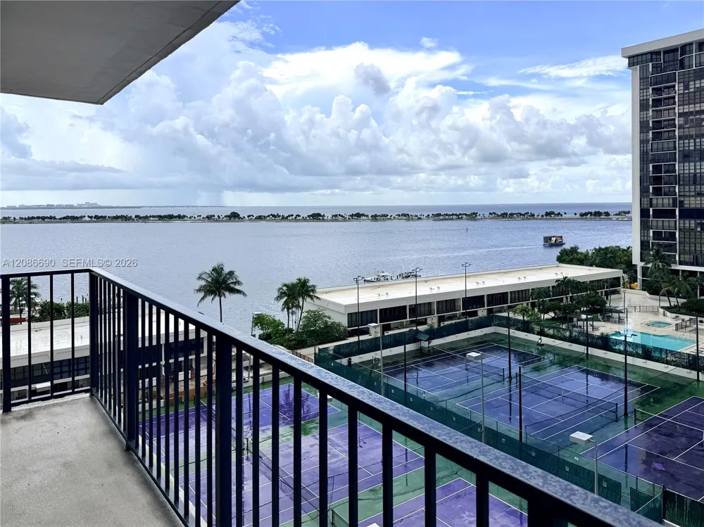 1901 Brickell Ave #B901 Miami, FL 33129