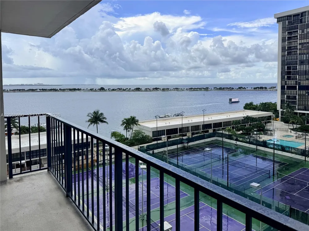 1901 Brickell Ave #B901 Miami, FL 33129