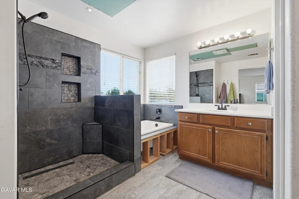 3153 E Avenue K 2 Lancaster, CA 93535