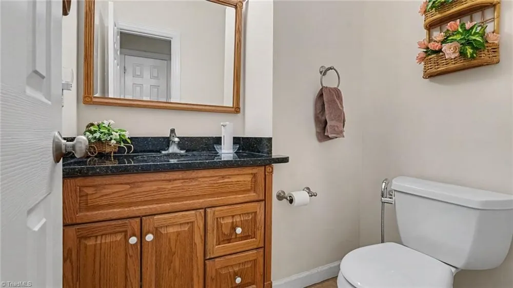 4315 Chilton Way High Point, NC 27265