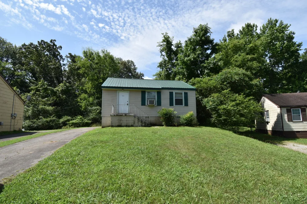 986 Woody Hills Dr Clarksville, TN 37040