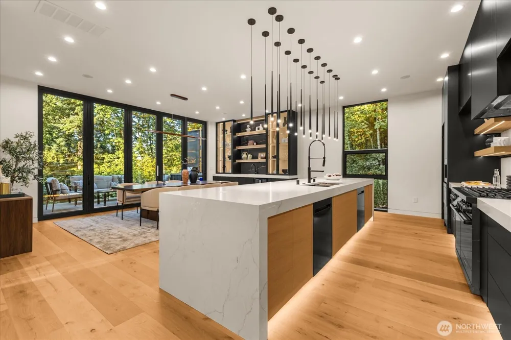 16127 SE 44th Way Bellevue, WA 98006