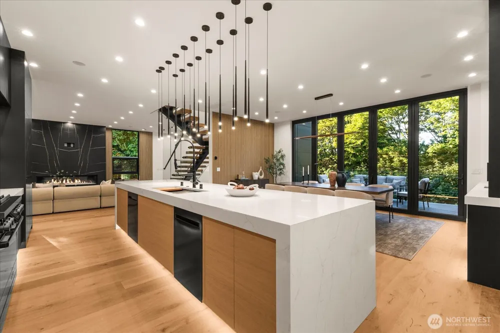 16127 SE 44th Way Bellevue, WA 98006
