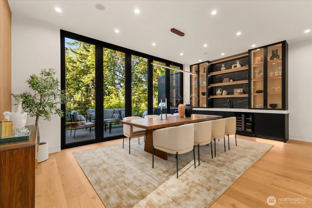 16127 SE 44th Way Bellevue, WA 98006
