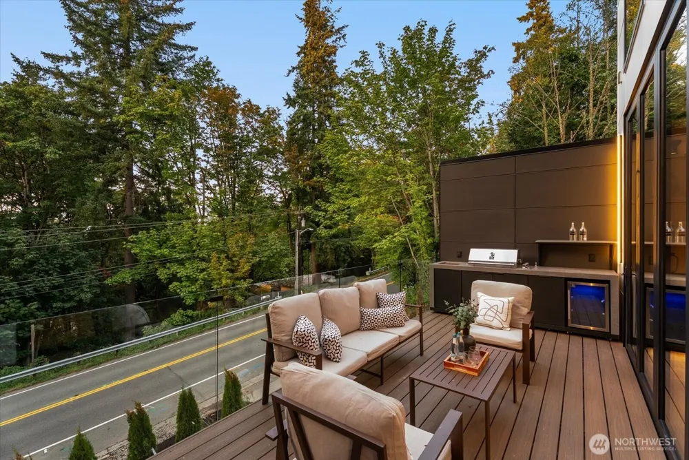 16127 SE 44th Way Bellevue, WA 98006