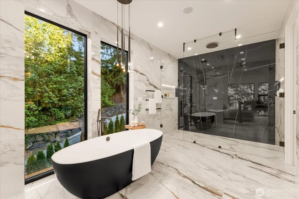 16127 SE 44th Way Bellevue, WA 98006