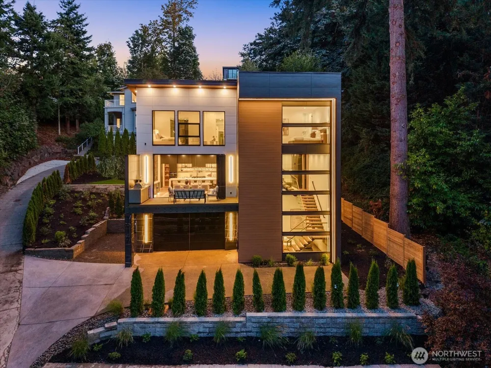 16127 SE 44th Way Bellevue, WA 98006