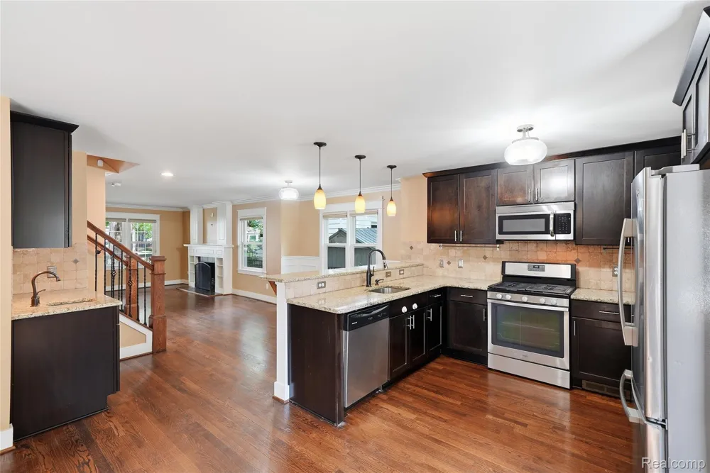 1223 Greenleaf Drive Royal Oak City, MI 48067