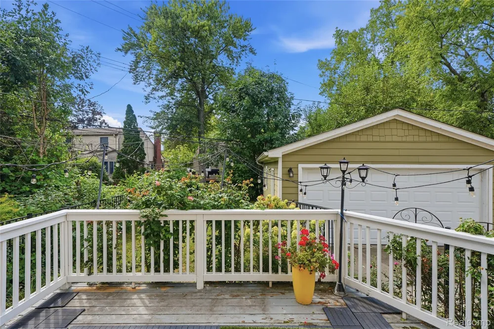 1223 Greenleaf Drive Royal Oak City, MI 48067