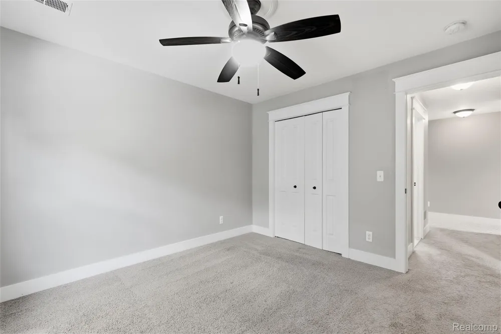 1223 Greenleaf Drive Royal Oak City, MI 48067