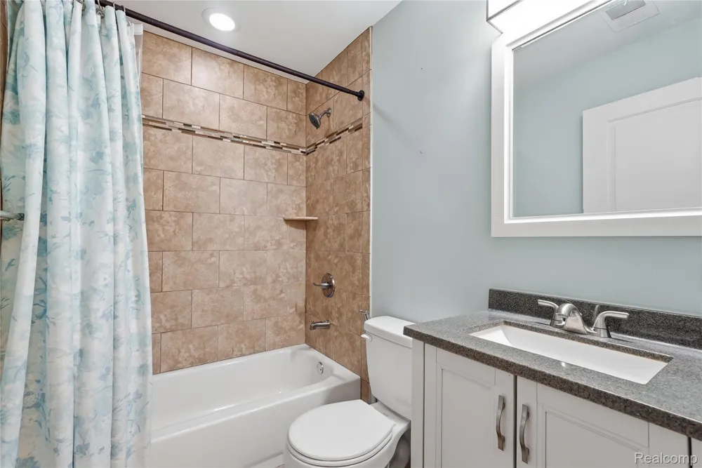 1223 Greenleaf Drive Royal Oak City, MI 48067