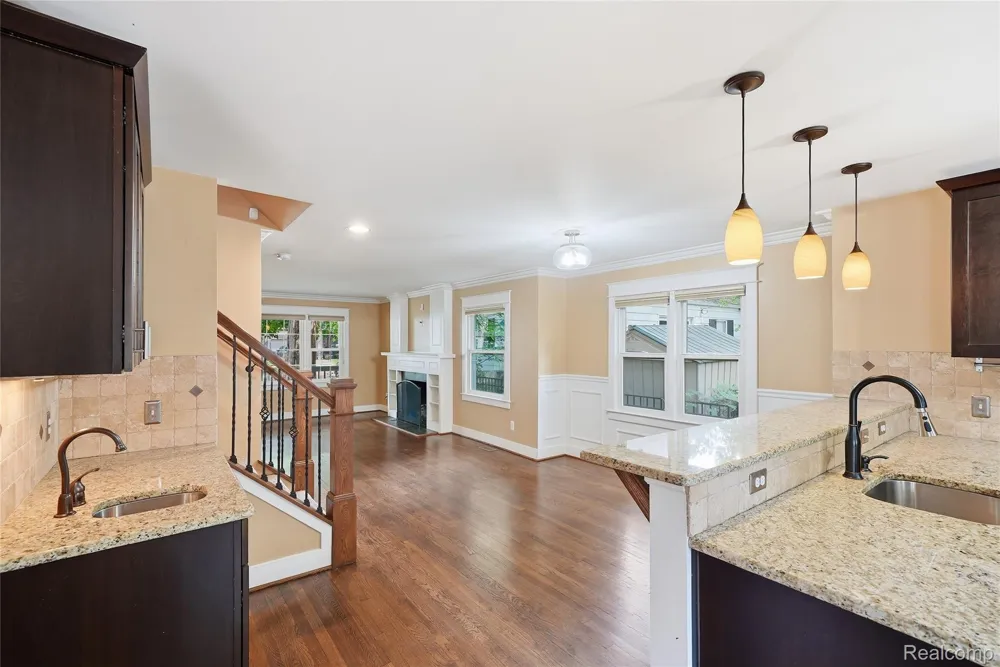 1223 Greenleaf Drive Royal Oak City, MI 48067