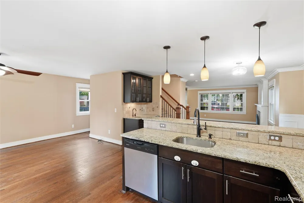 1223 Greenleaf Drive Royal Oak City, MI 48067