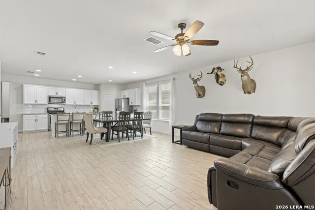337 Aberdeen Boerne, TX 78015