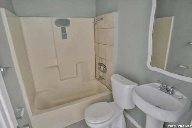 1418 Avant Unit 2 San Antonio, TX 78210