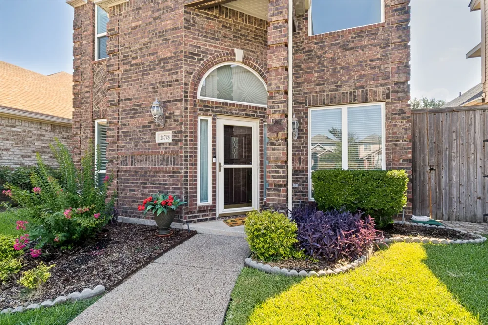 18728 Flatstone Court Dallas, TX 75252
