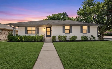 3938 Roanoke Drive