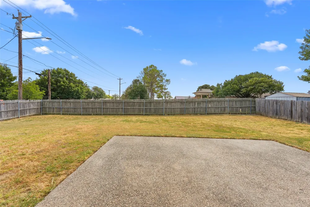 419 Strata Drive Denton, TX 76201