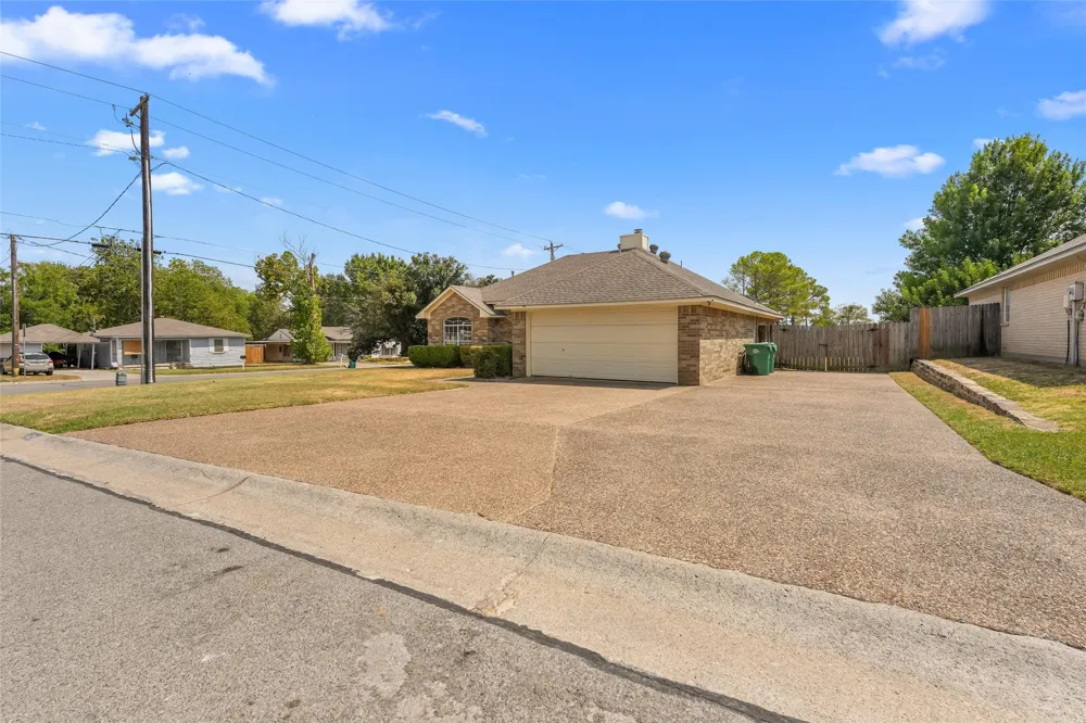 419 Strata Drive Denton, TX 76201