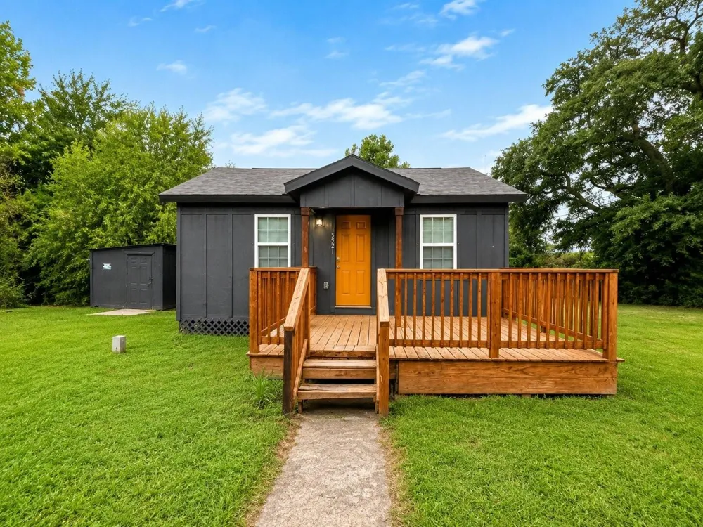 15521 Highway 6 Santa Fe, TX 77517