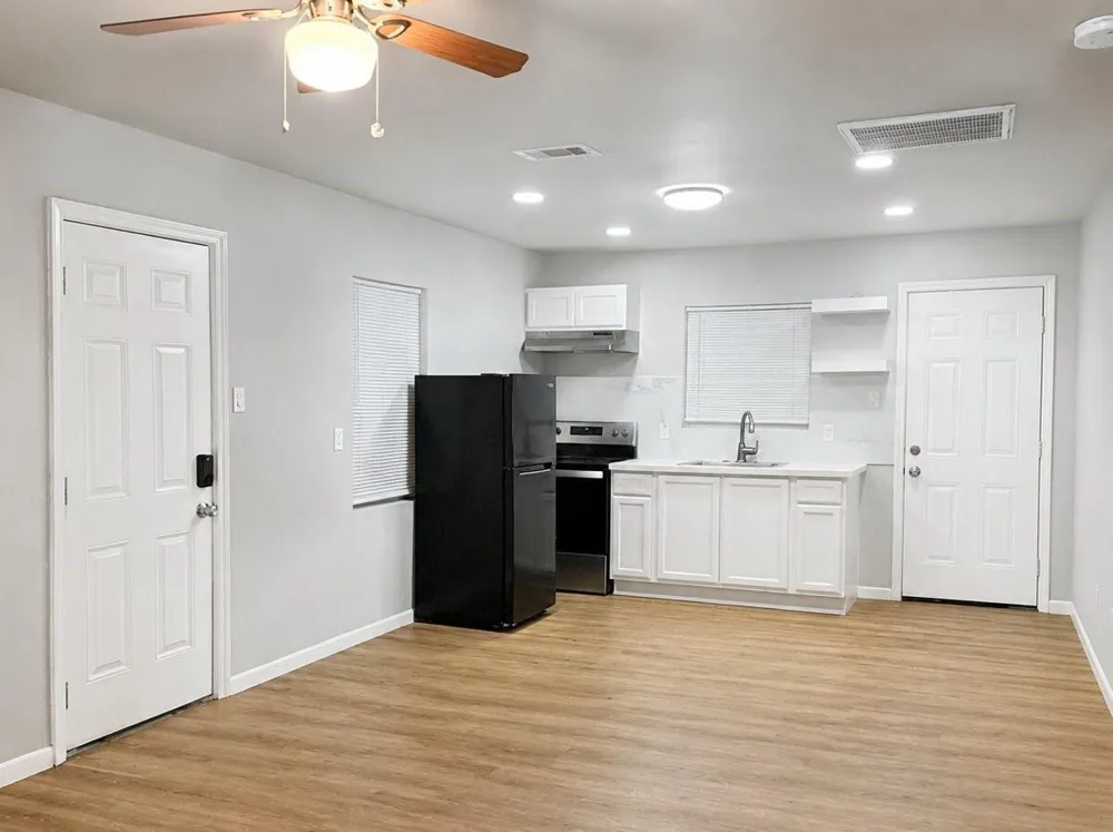 15521 Highway 6 Santa Fe, TX 77517