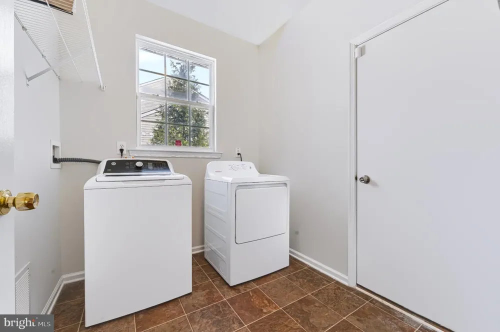 1437 CRANLEIGH LANE Williamstown, NJ 08094
