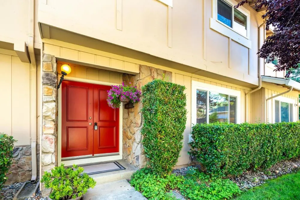 10019 Dove Oak Court Cupertino, CA 95014