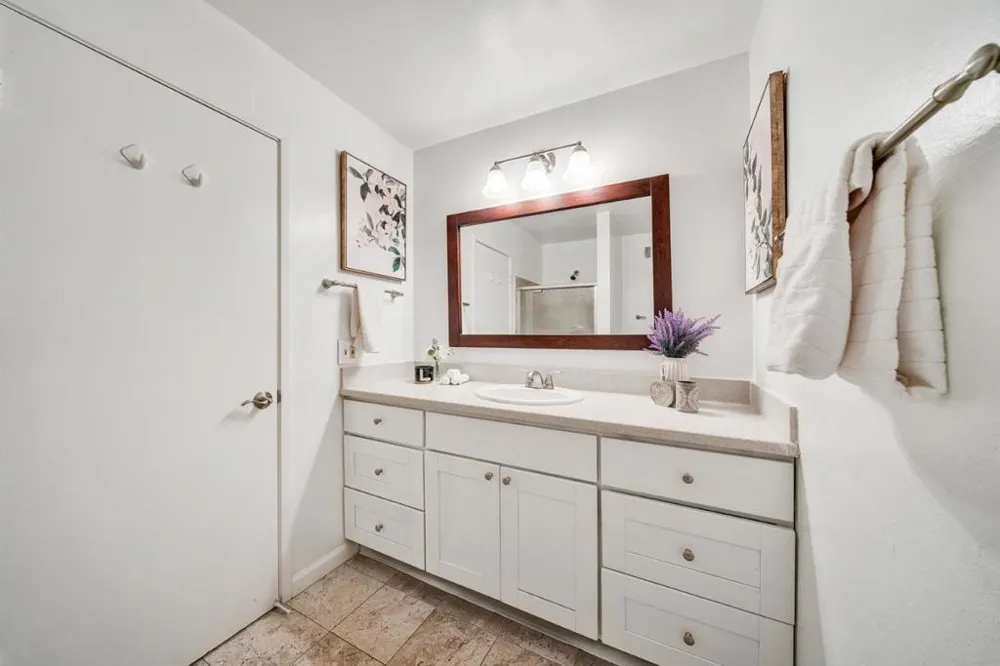 10019 Dove Oak Court Cupertino, CA 95014