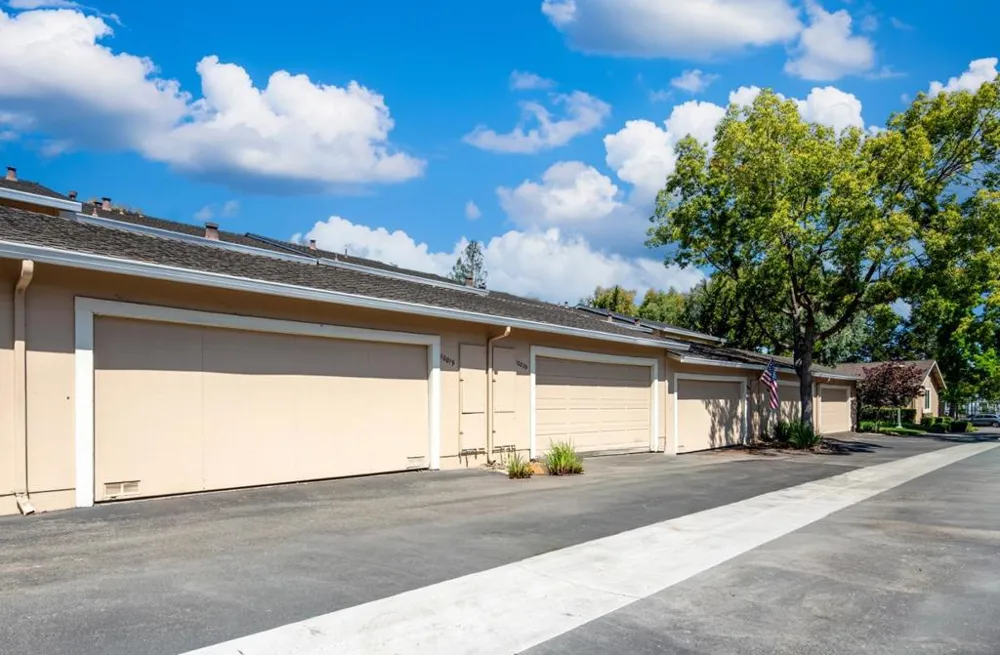 10019 Dove Oak Court Cupertino, CA 95014