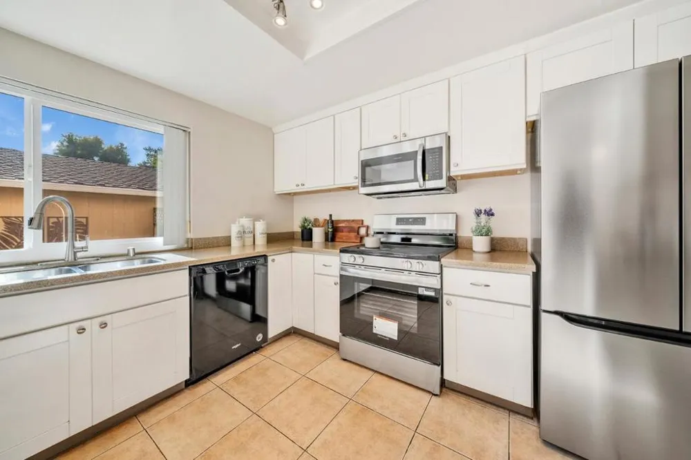 10019 Dove Oak Court Cupertino, CA 95014