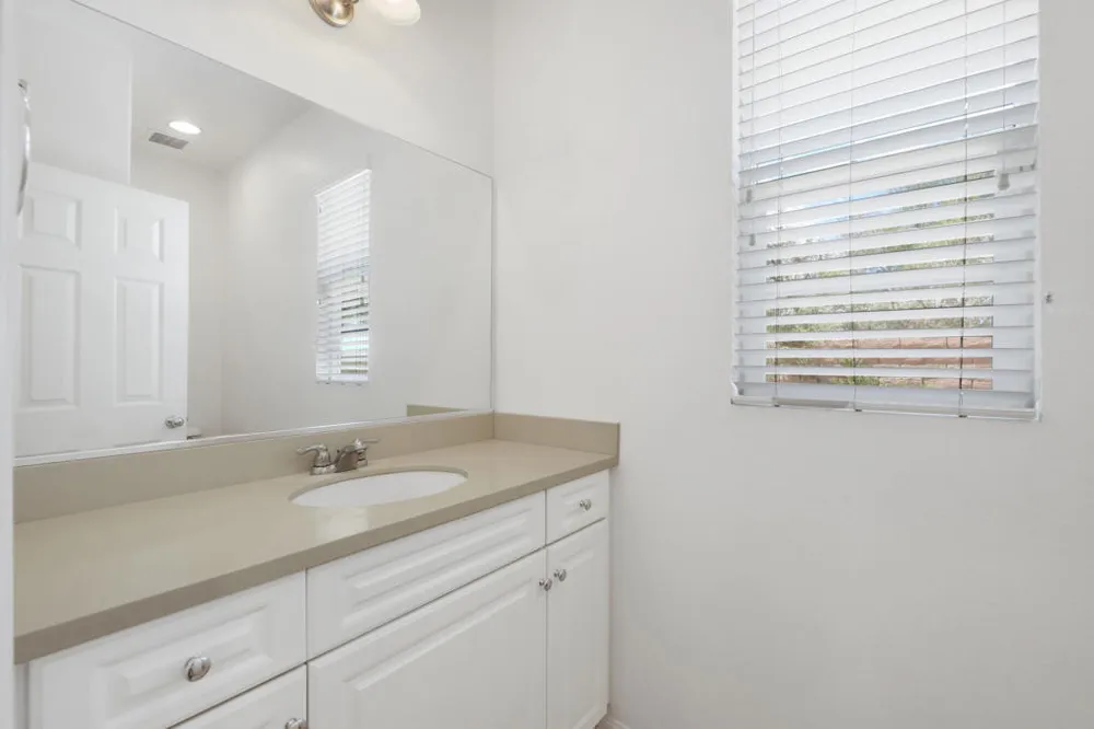 601 Calle Vibrante Palm Desert, CA 92211