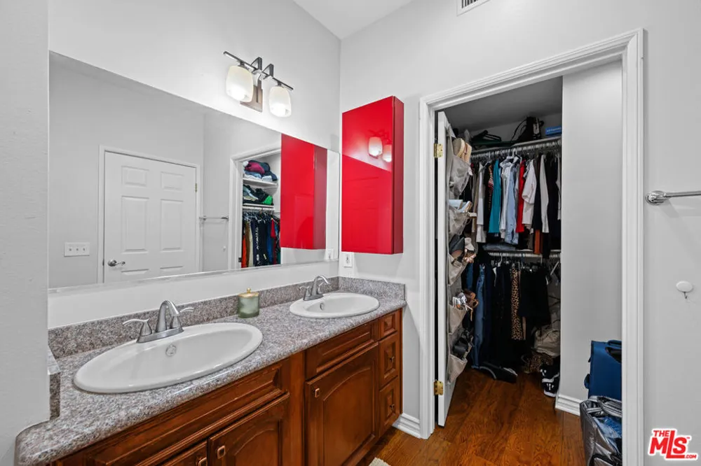 1030 S Norton Avenue #5 Los Angeles, CA 90019