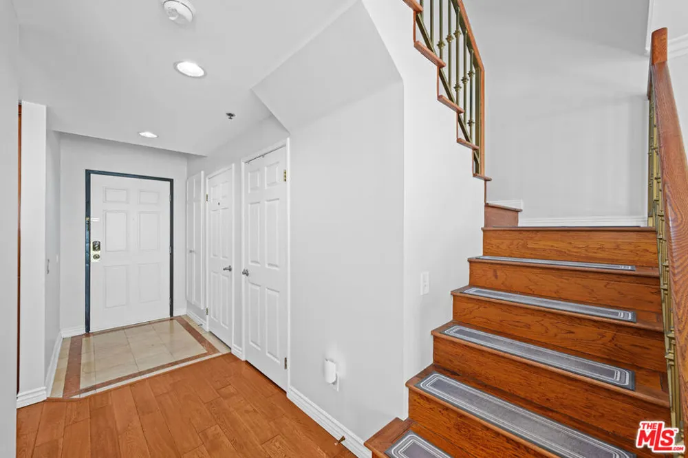 1030 S Norton Avenue #5 Los Angeles, CA 90019
