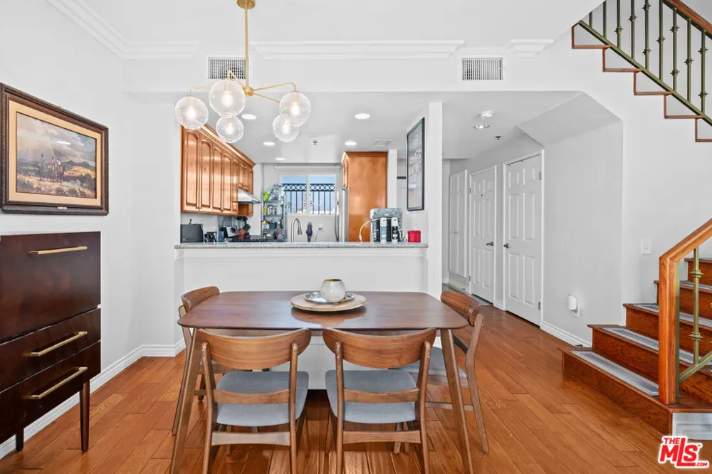 1030 S Norton Avenue #5 Los Angeles, CA 90019
