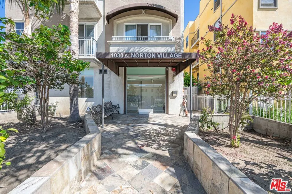 1030 S Norton Avenue #5 Los Angeles, CA 90019