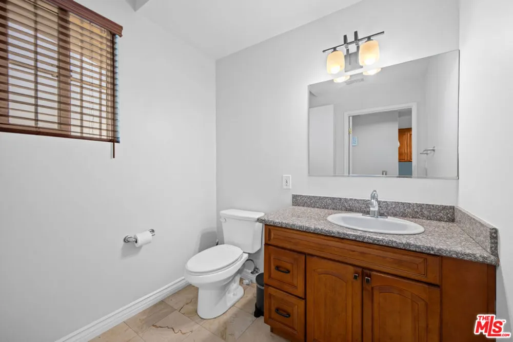 1030 S Norton Avenue #5 Los Angeles, CA 90019
