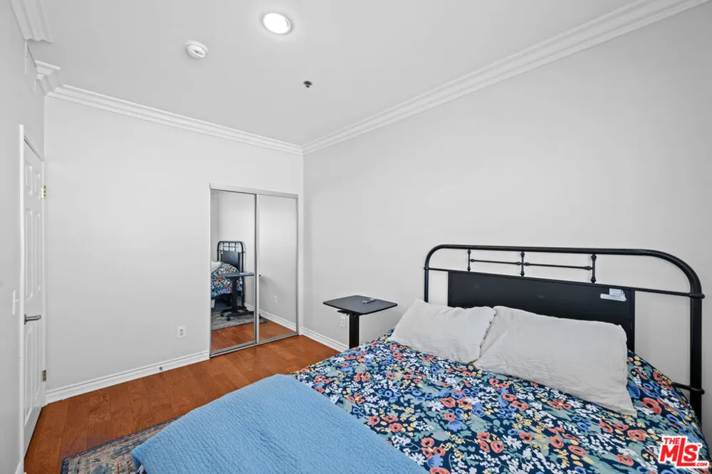 1030 S Norton Avenue #5 Los Angeles, CA 90019
